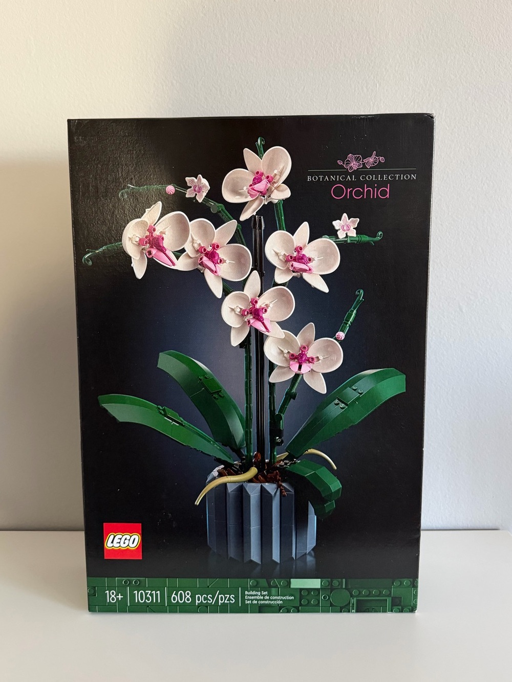 Orchid LEGO Set with White Petals & Pink Centers